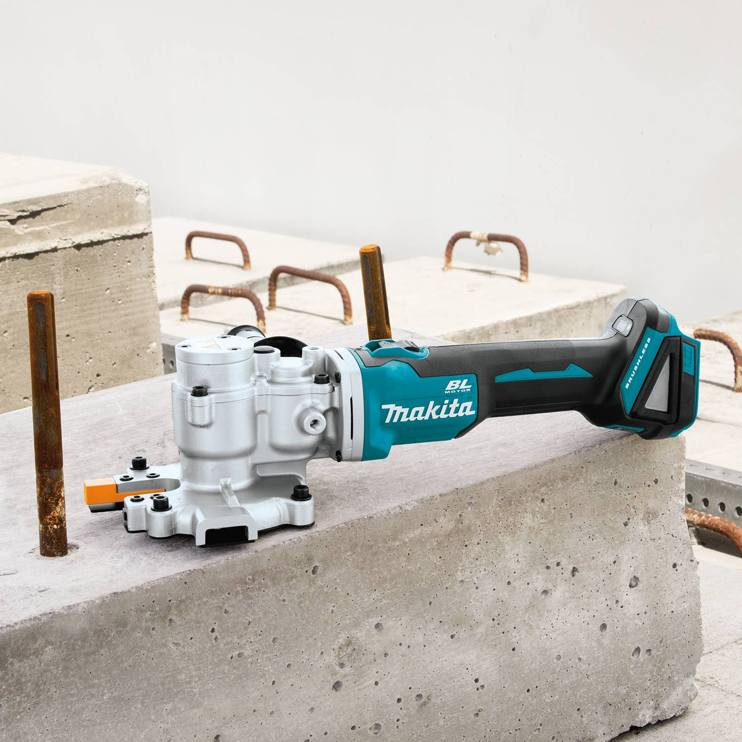 MAKITA DSC251ZK - 18V Brushless Steel Rod Cutter LXT - in case without  batteries and charger